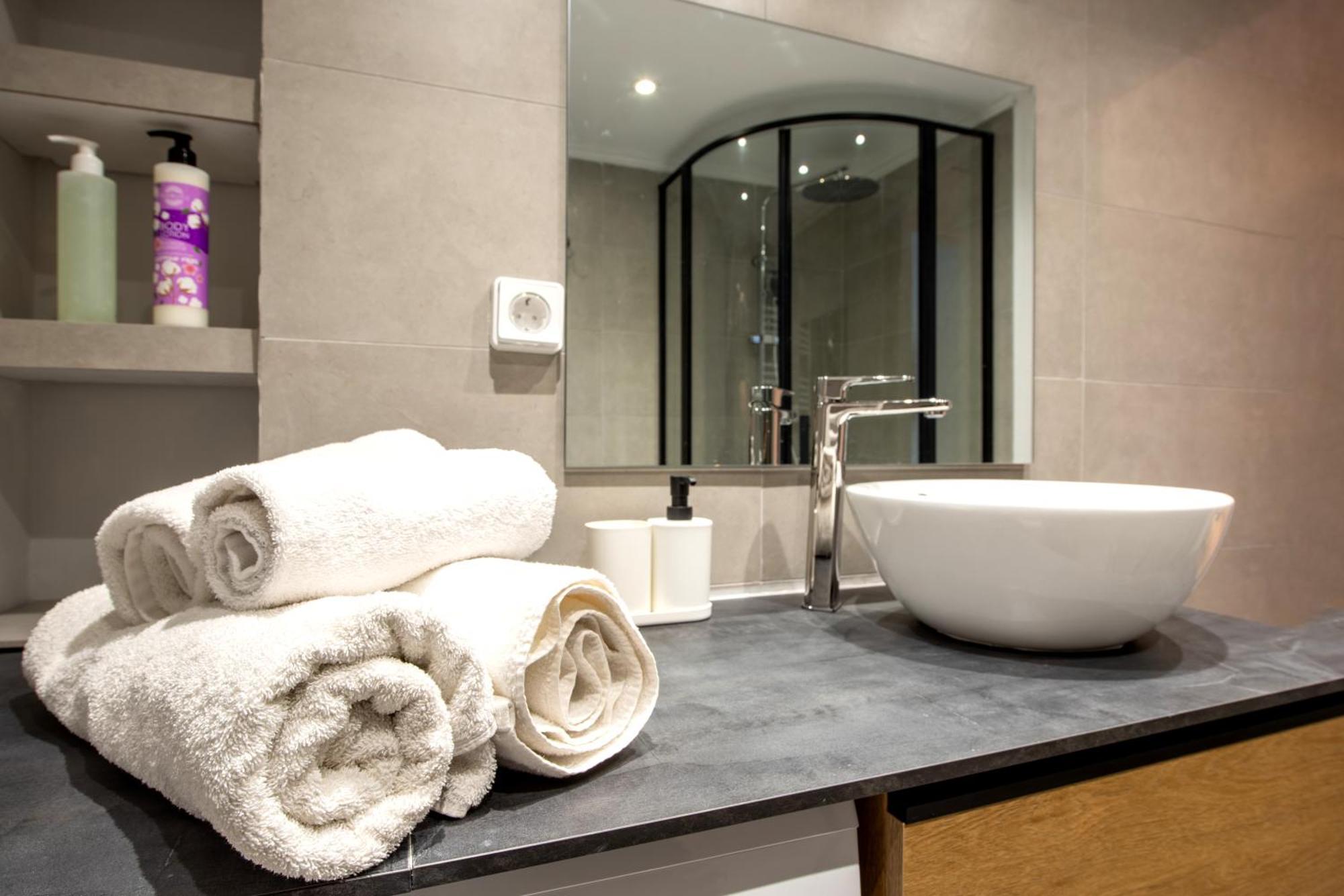 Spacious And Modern One Bedroom Apartment Atene Esterno foto